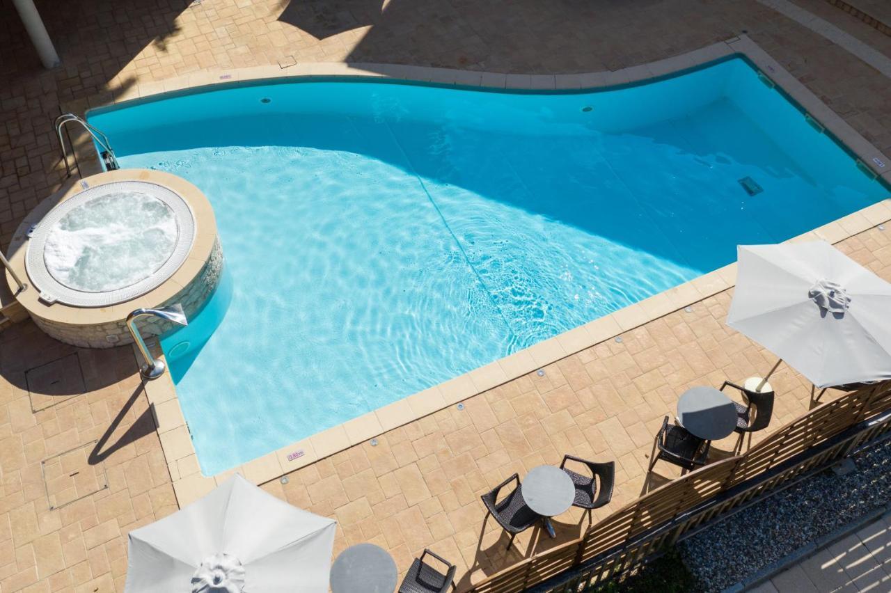 Logis Hotel Parenthese, Restaurant & Spa Chille Exterior foto